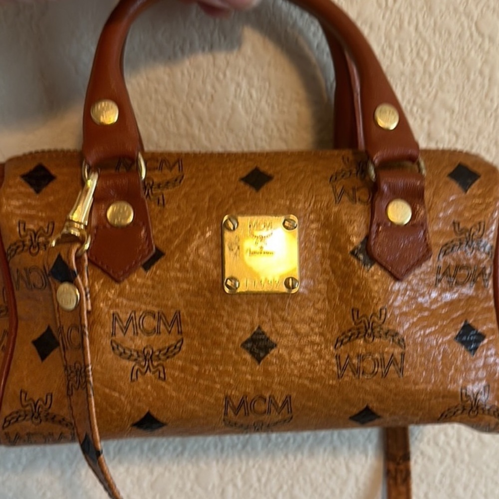 MCM mini crossbody leather in/out vintage adjustable strap Authentic Vintage